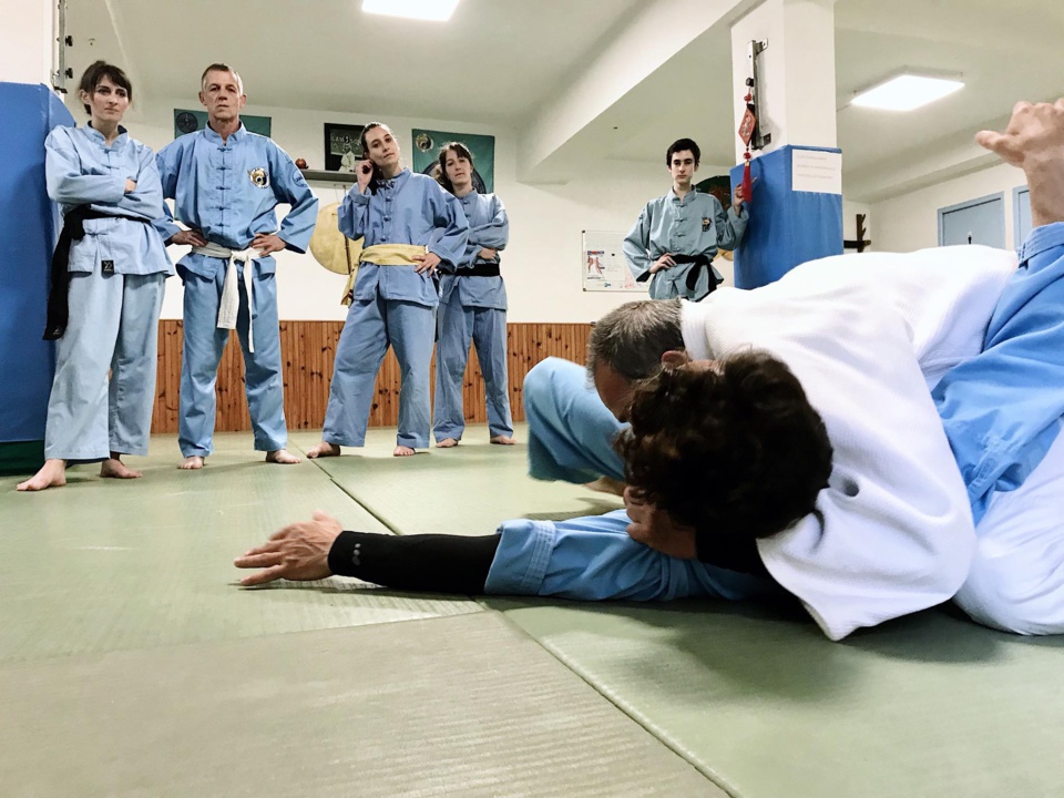 Travail des immobilisations avec Mr Bastelica de L’ ASPTT Judo